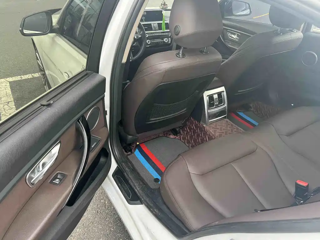 BMW 3 Series — миниатюра 8