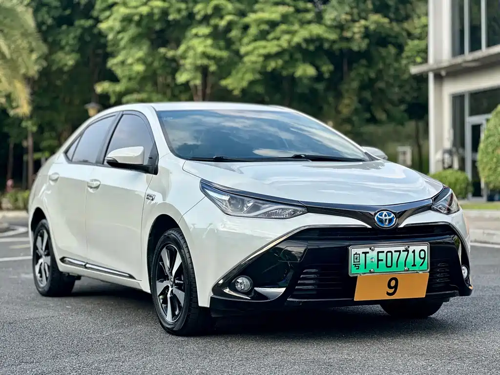 Toyota Levin Twin Engine E+ — миниатюра 3