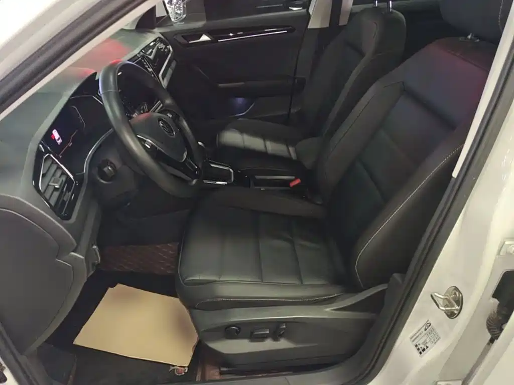 Volkswagen T-Roc — миниатюра 15