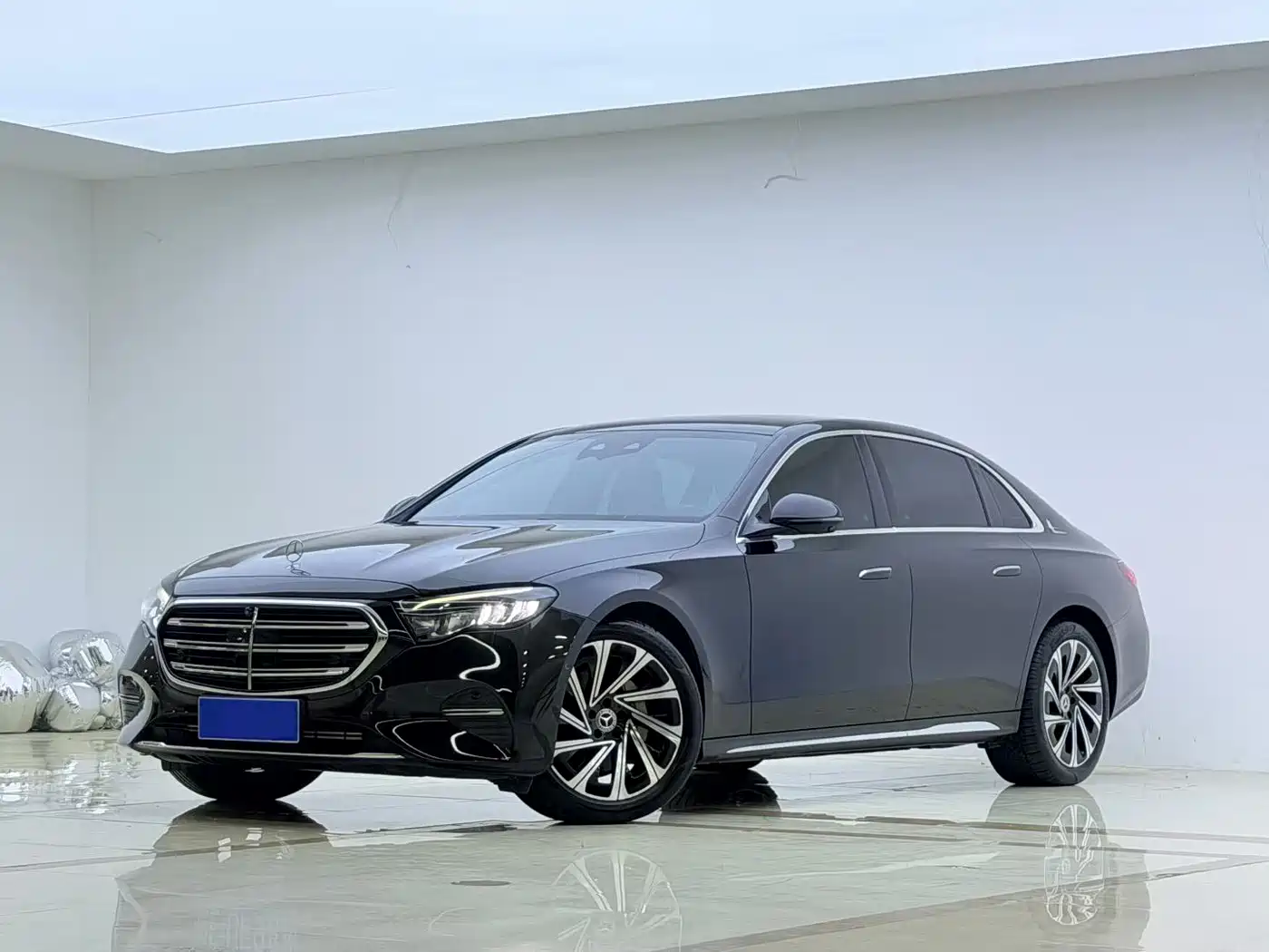 奔驰E级 2025款 改款 E 300 L 豪华型 2024