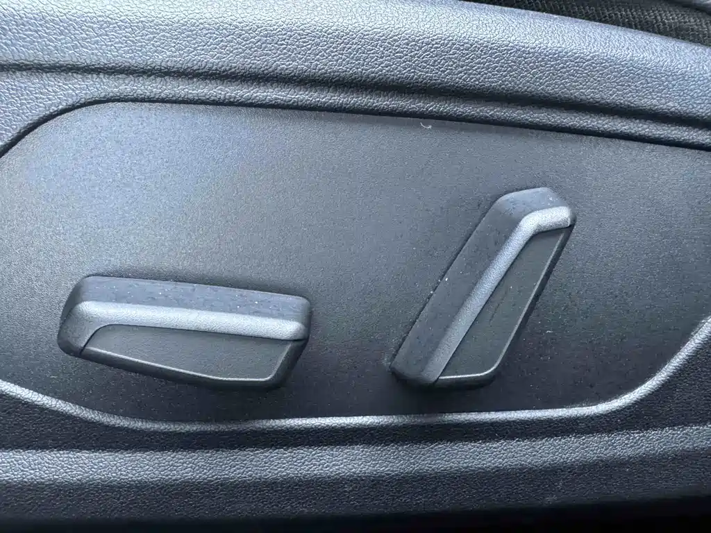 Hyundai Elantra — миниатюра 24
