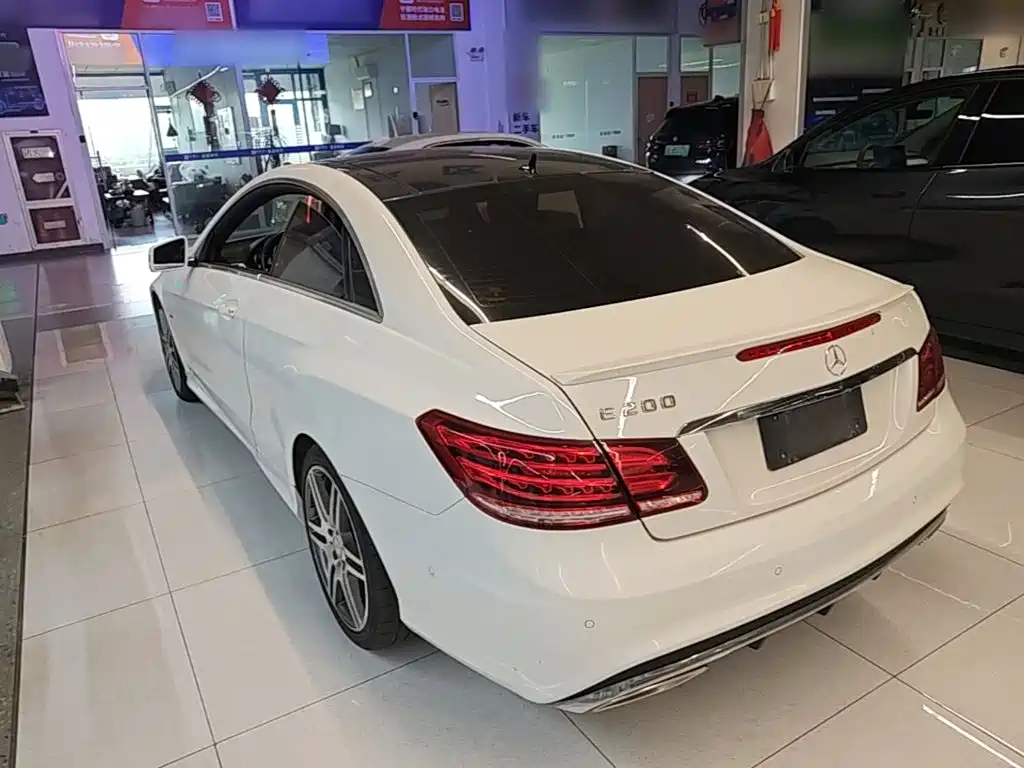 Mercedes-Benz E-Class (Import) — миниатюра 5