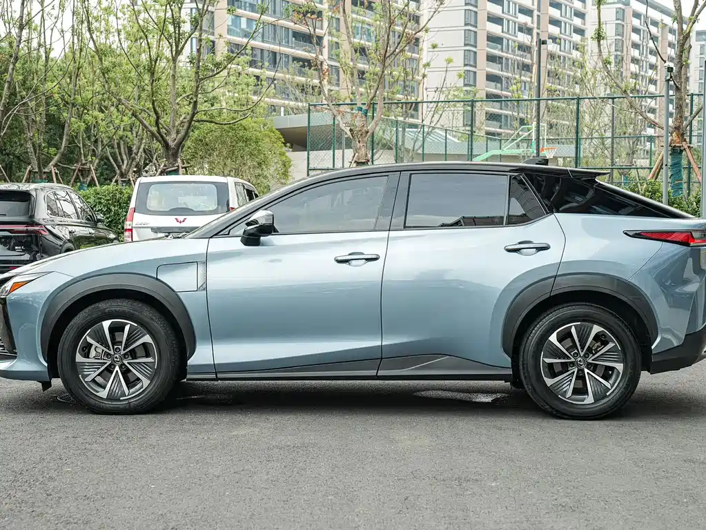 Lexus RZ — миниатюра 6