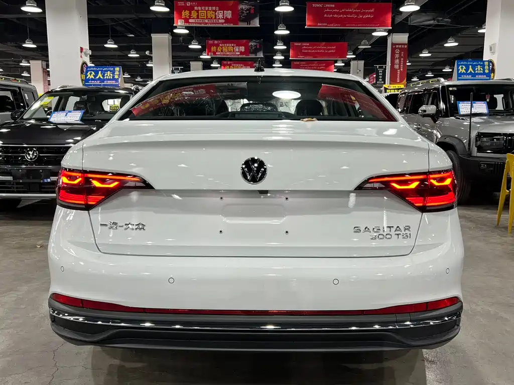 Volkswagen Sagitar 2025 300TSI DSG