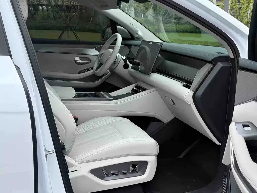 BYD Tang L — миниатюра 13