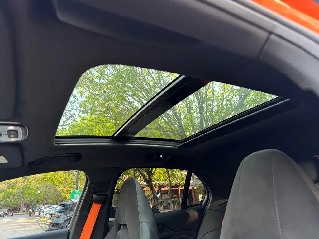 LYNK & CO. 02 HATCHBACK