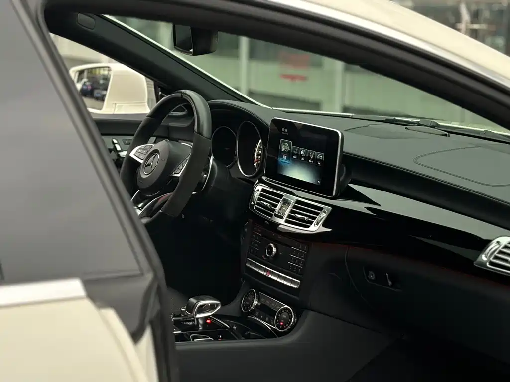 MERCEDES-BENZ CLS AMG