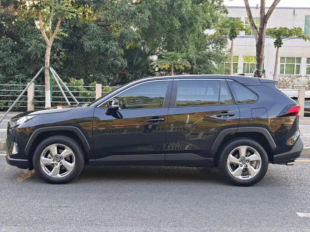 TOYOTA RAV4 RONGFANG