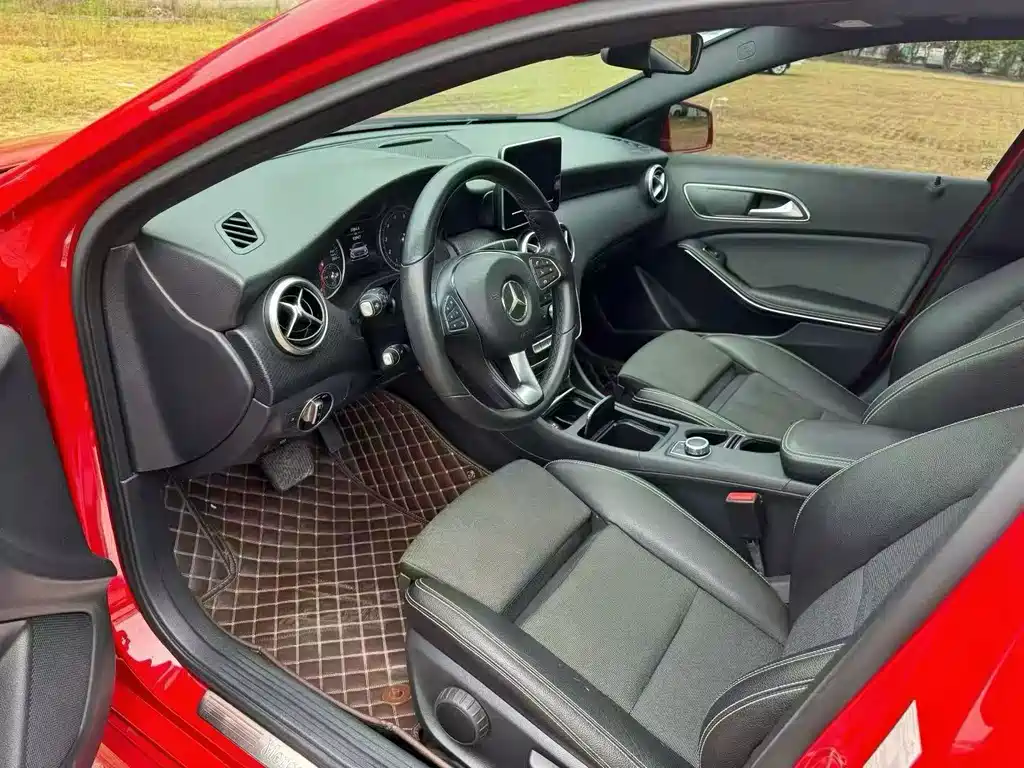 Mercedes-Benz A-Class (Import) — миниатюра 4