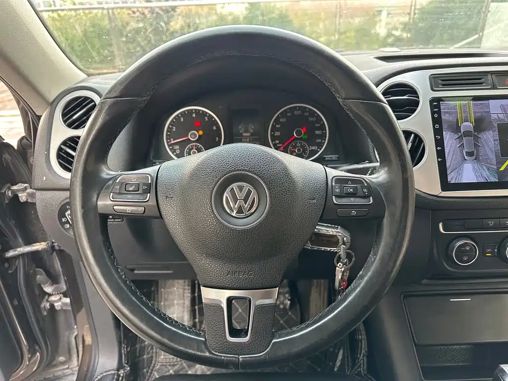 Volkswagen Tiguan — миниатюра 15
