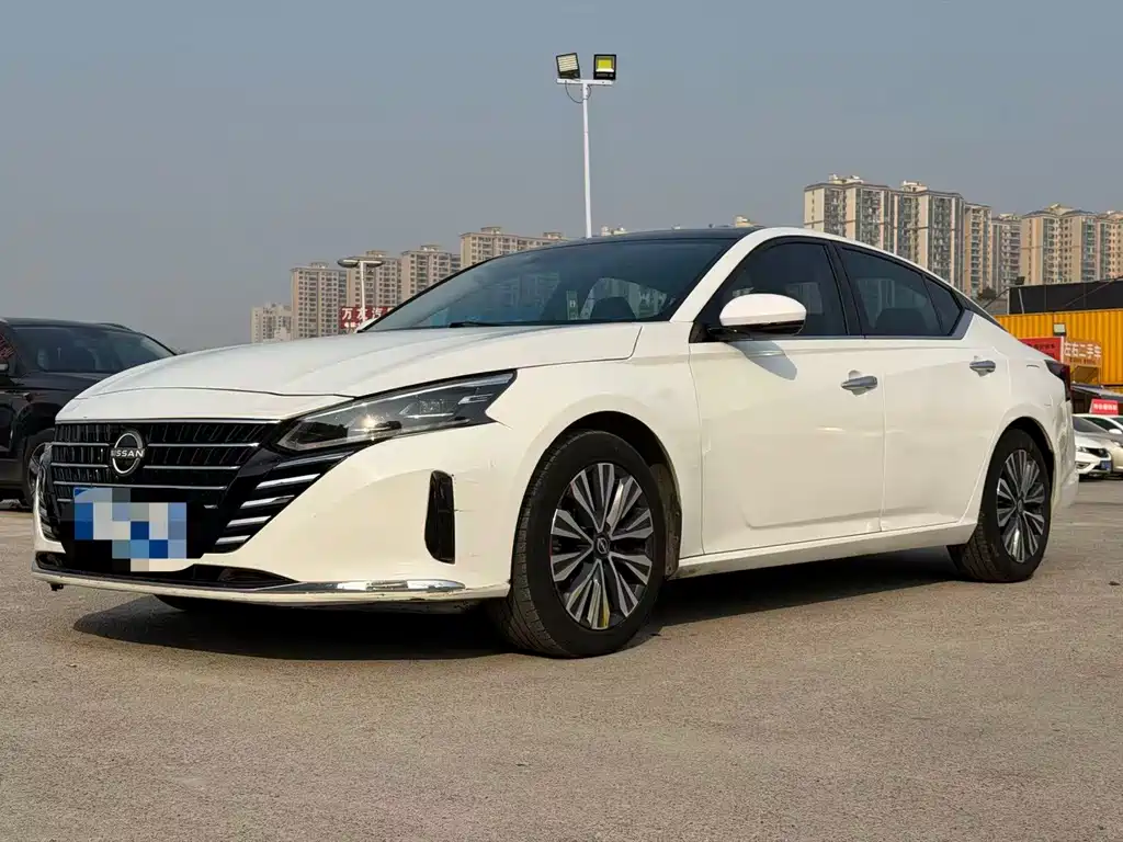 Nissan Teana 2023