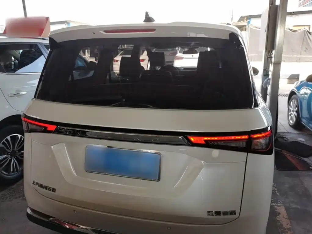Wuling Jiachen — миниатюра 6