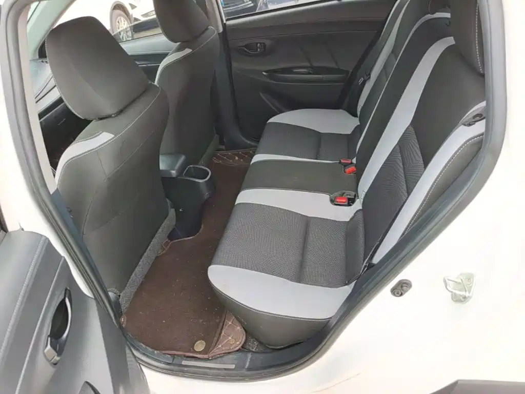 Toyota Yaris L — миниатюра 17