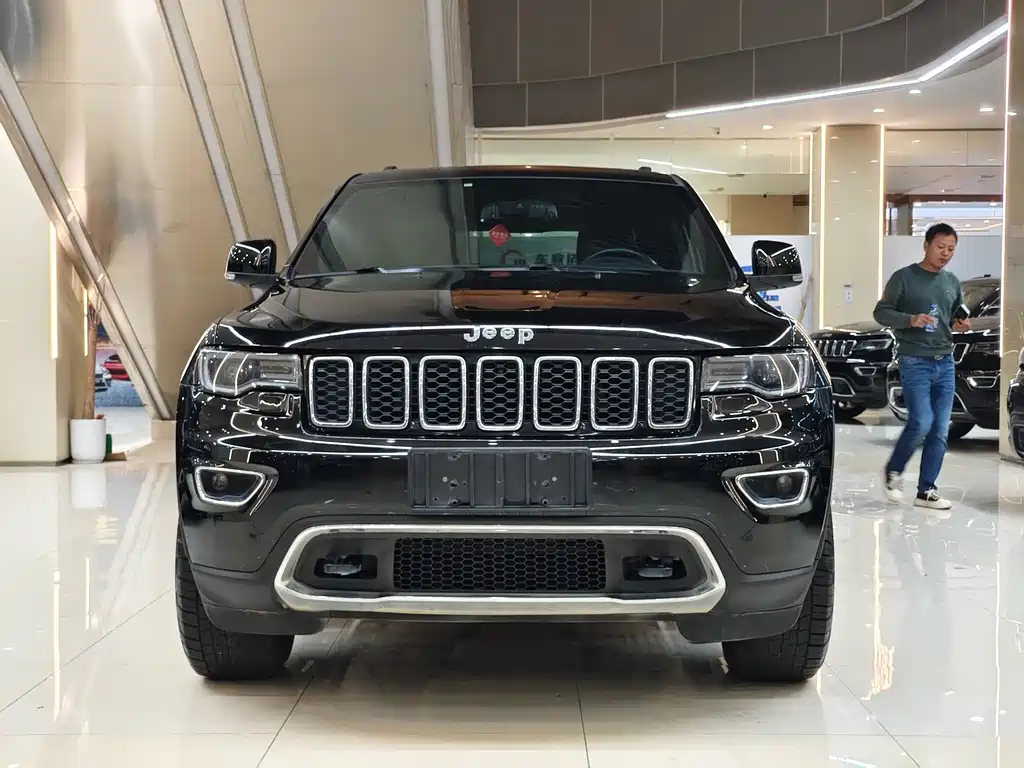 Jeep Grand Cherokee (Import) — миниатюра 2