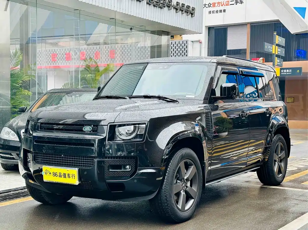 Land Rover Defender 2024