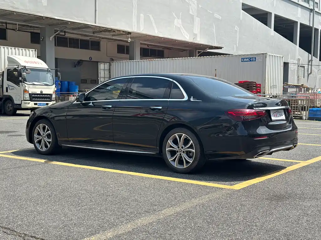 Mercedes-Benz E-Class — миниатюра 19