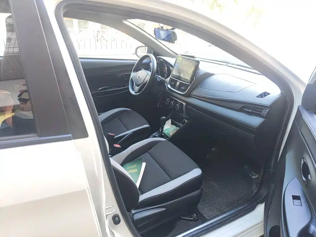 Toyota Yaris L — миниатюра 19