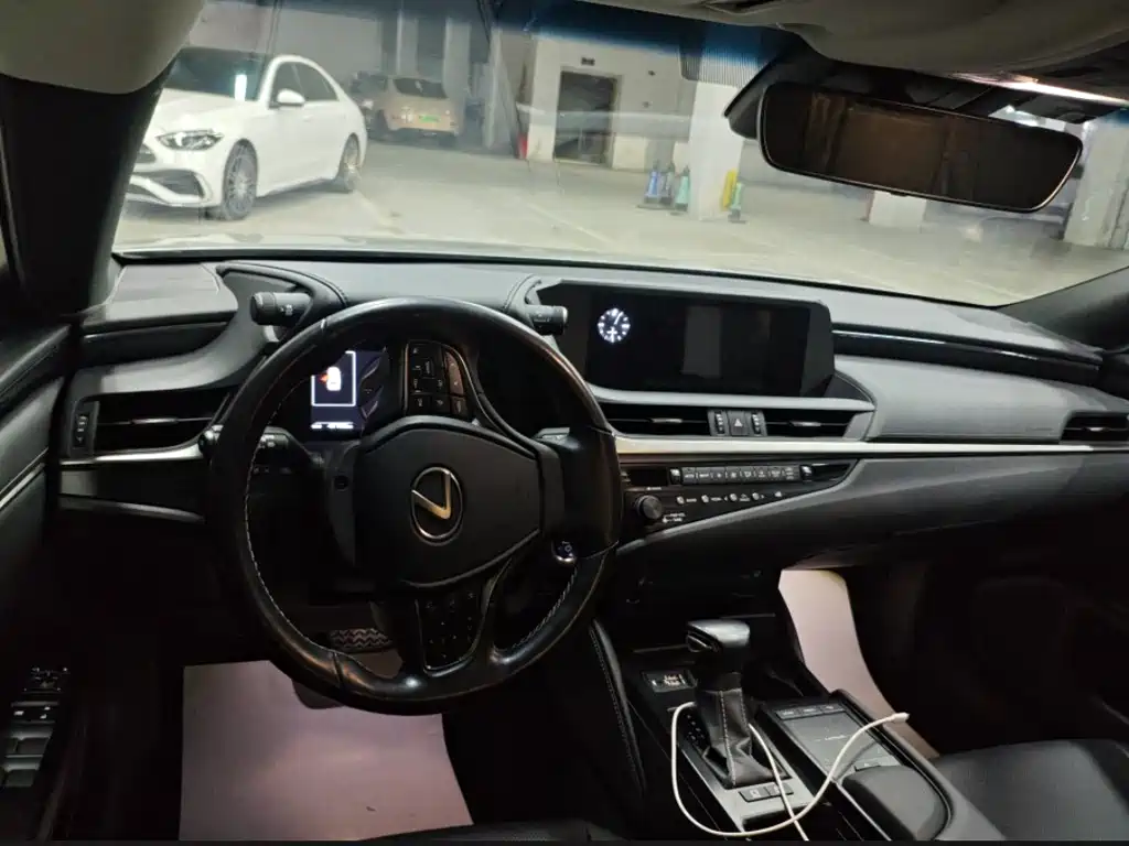 Lexus ES - фото 3