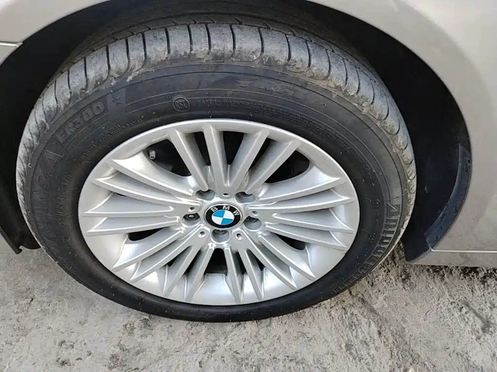 BMW 5 Series — миниатюра 23