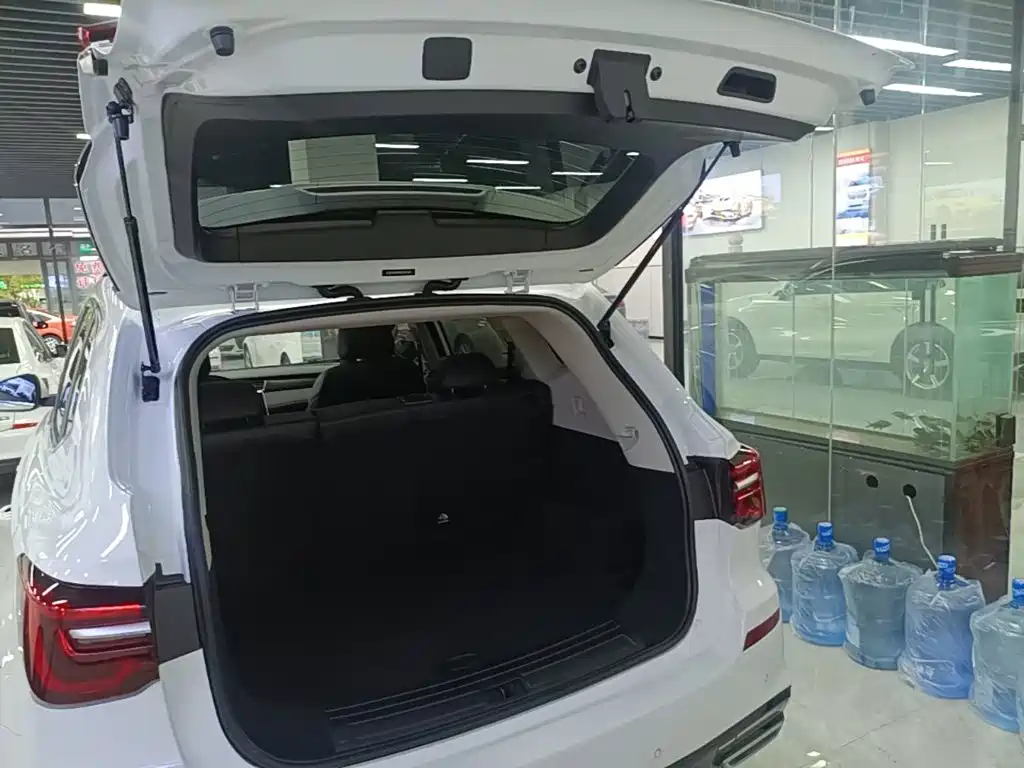 Roewe RX5 — миниатюра 19