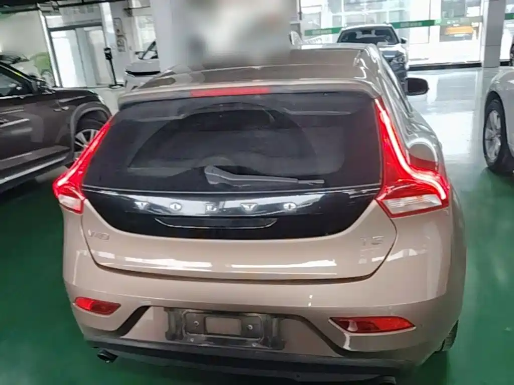 Volvo V40 — миниатюра 6