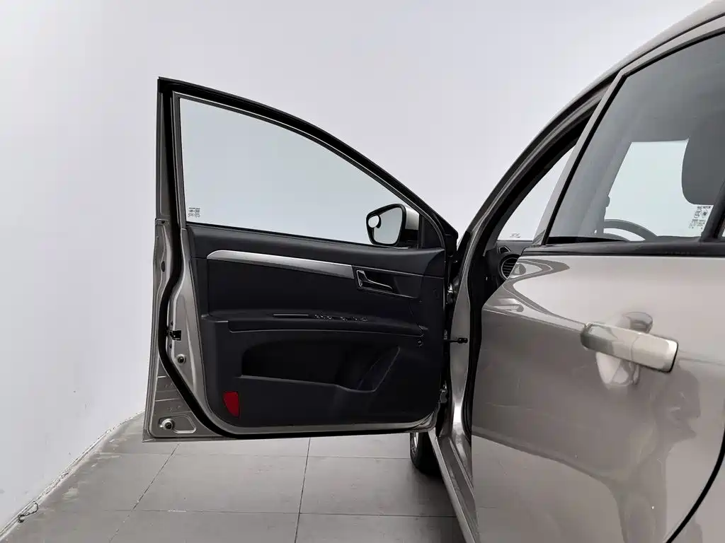 Roewe 350 — миниатюра 8
