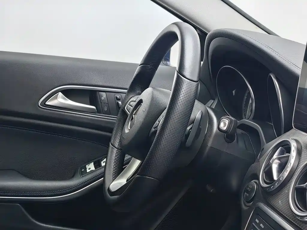 Mercedes-Benz GLA — миниатюра 22