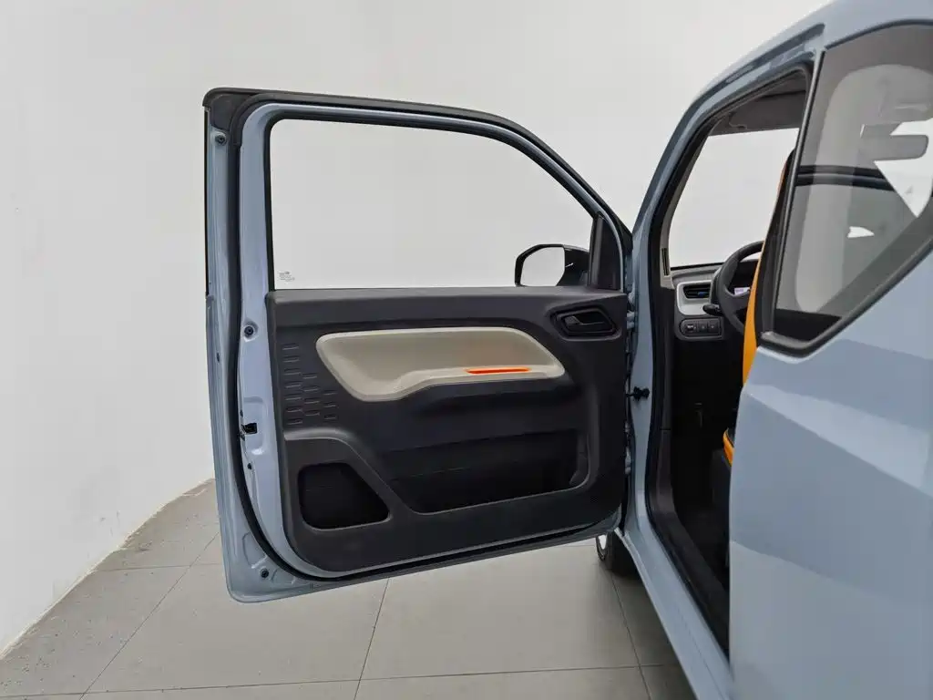 Wuling MINIEV — миниатюра 8