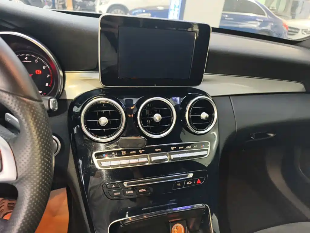 Mercedes-Benz C-Class — миниатюра 13