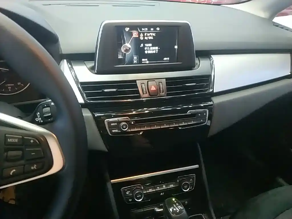 BMW 2 Series Active Tourer — миниатюра 13