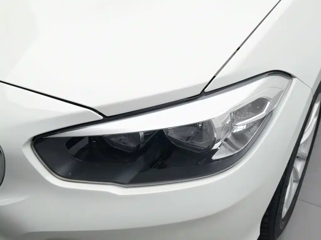 BMW 1 Series (Import) — миниатюра 7