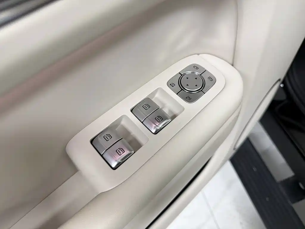 Li Auto Li L9 — миниатюра 9