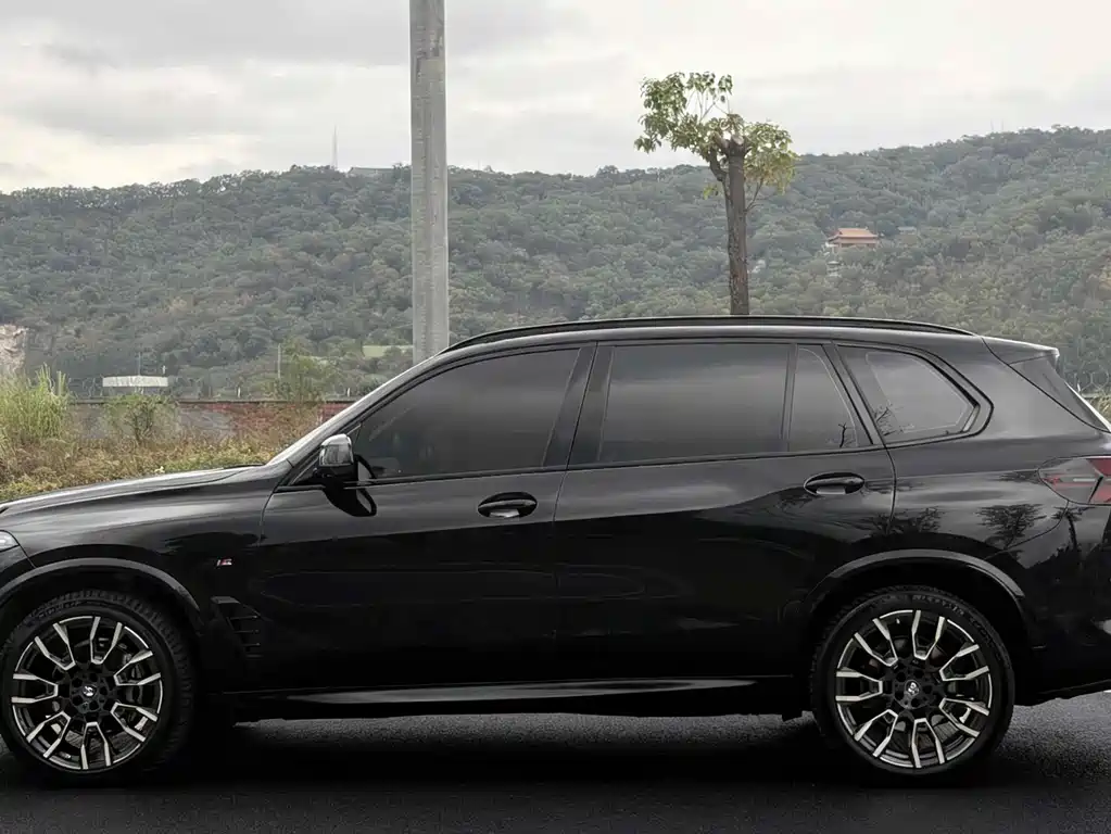 BMW X5 2023 xDrive 40Li M Sport