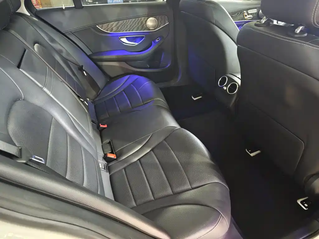 Mercedes-Benz C-Class — миниатюра 7