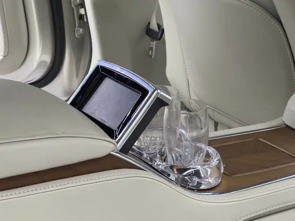 Volvo S90 PHEV — миниатюра 11