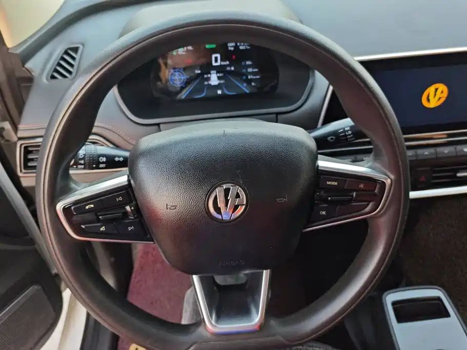 Dongfeng EV YOUNG Guang Xiaoxin — миниатюра 15