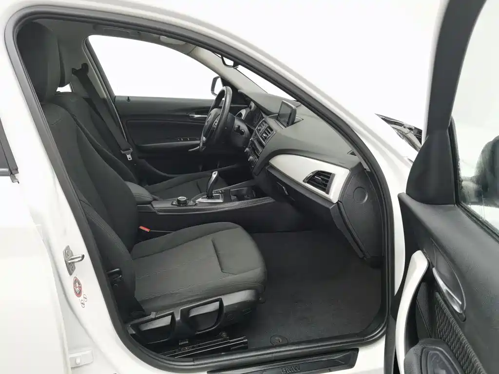 BMW 1 Series (Import) — миниатюра 23
