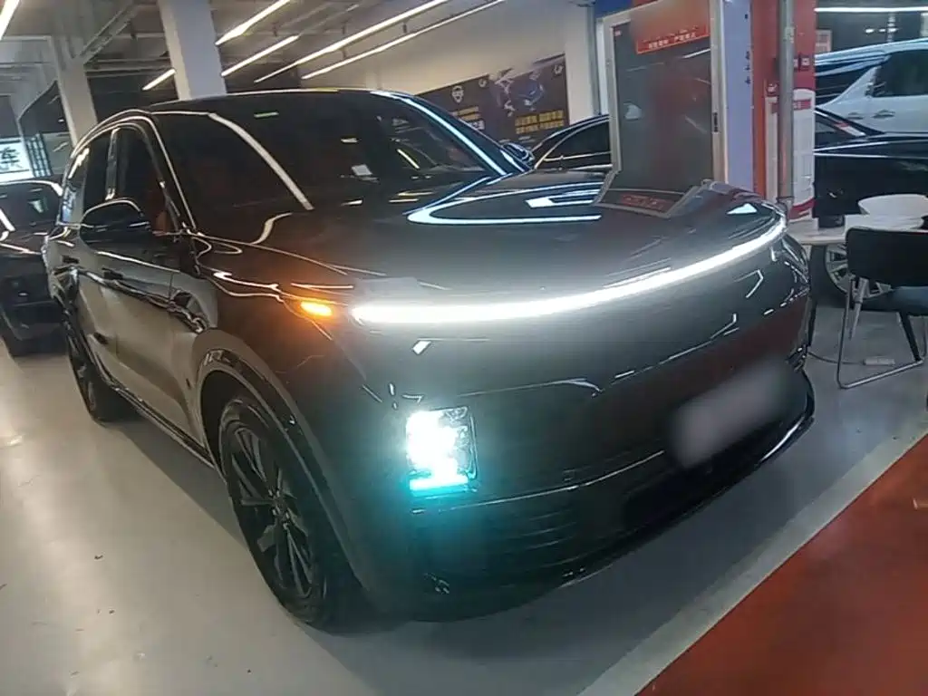 Li Auto Li L8 — миниатюра 4