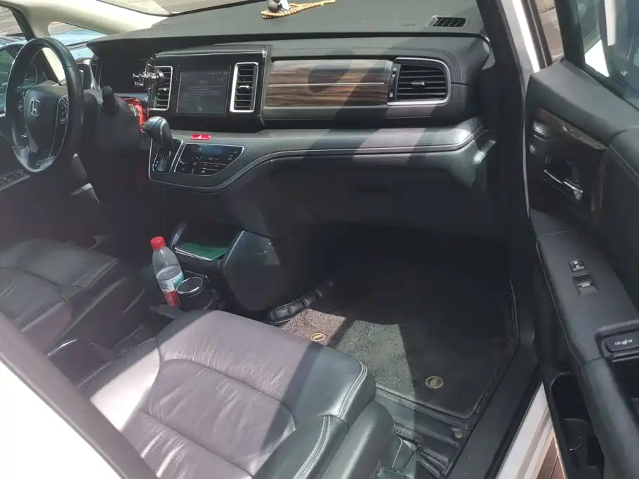 Honda Elysion — миниатюра 8