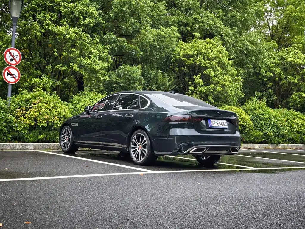 Jaguar XFL — миниатюра 7