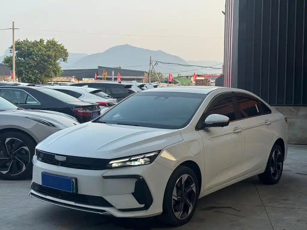 Geely L HiP 2024