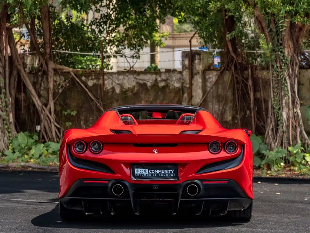 Ferrari F8 — миниатюра 6