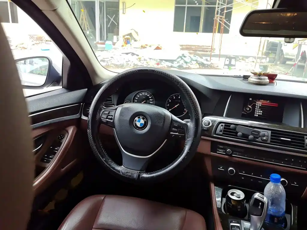 BMW 5 Series — миниатюра 6
