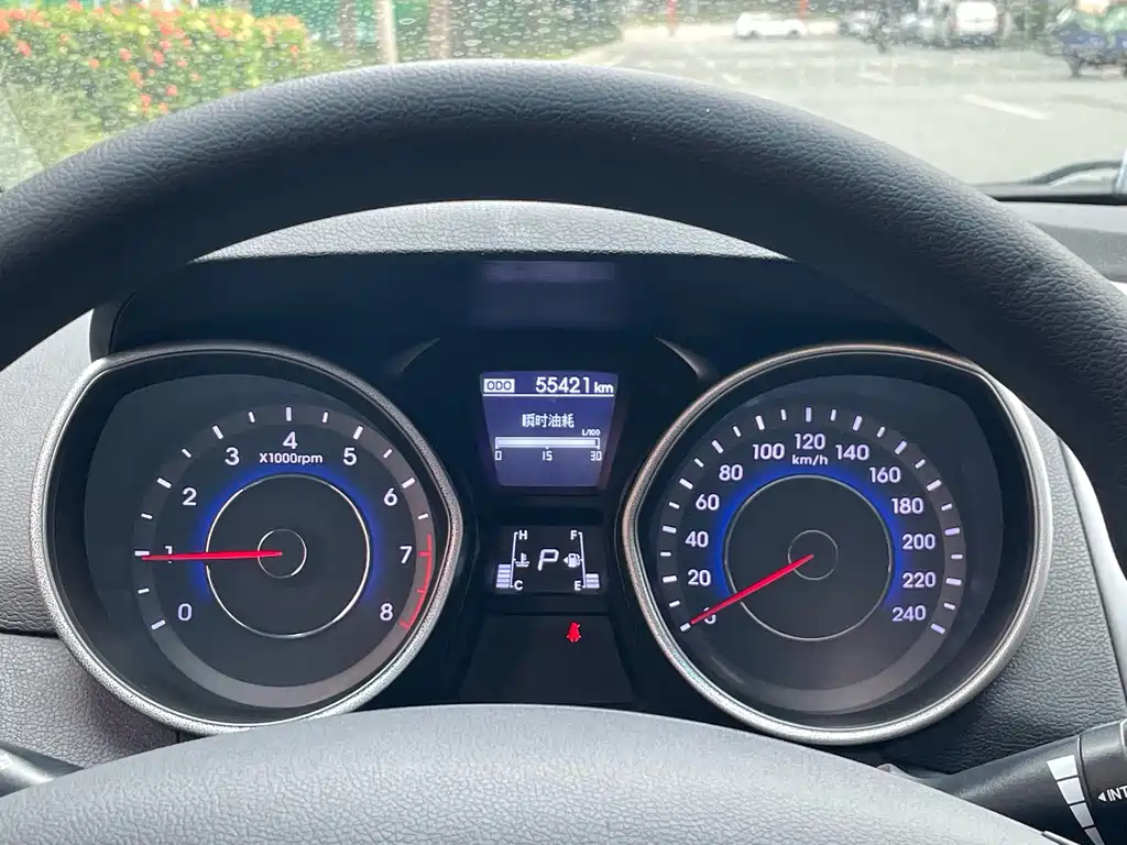Hyundai Elantra Langdong — миниатюра 13