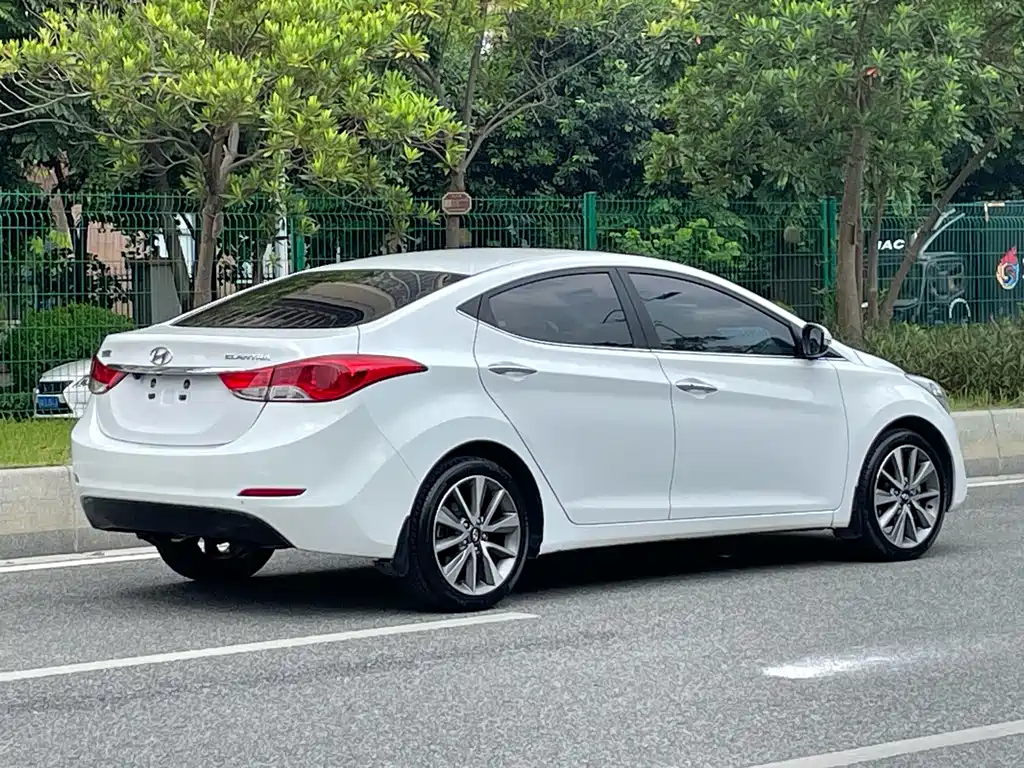 Hyundai Elantra Langdong — миниатюра 18