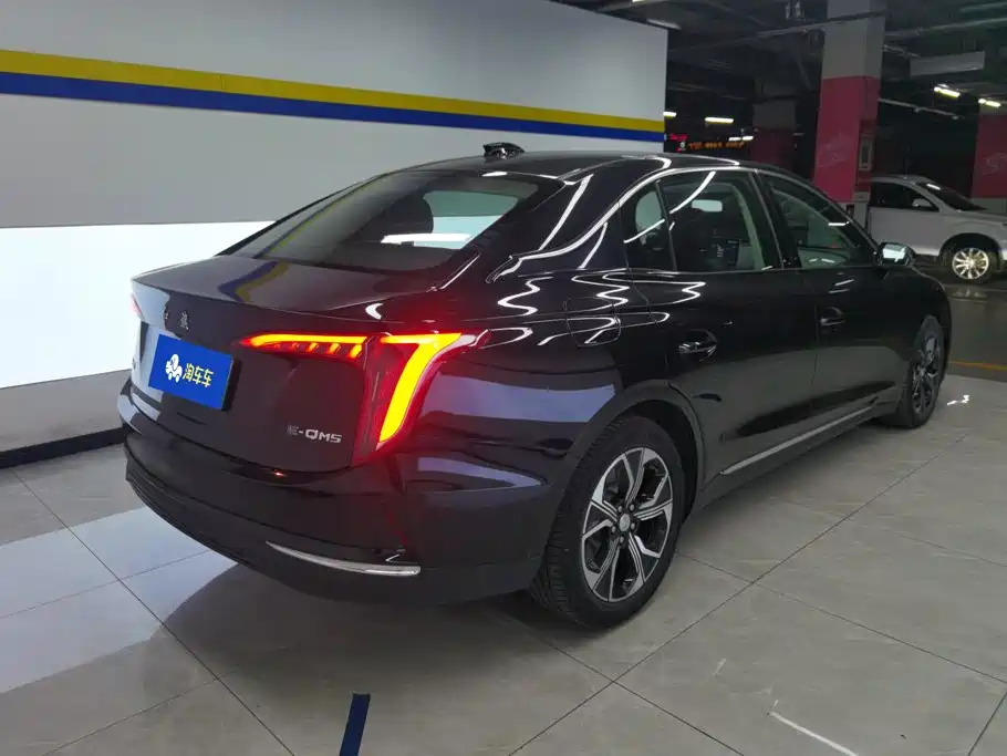 Hongqi Hongqi E-QM5 — миниатюра 3