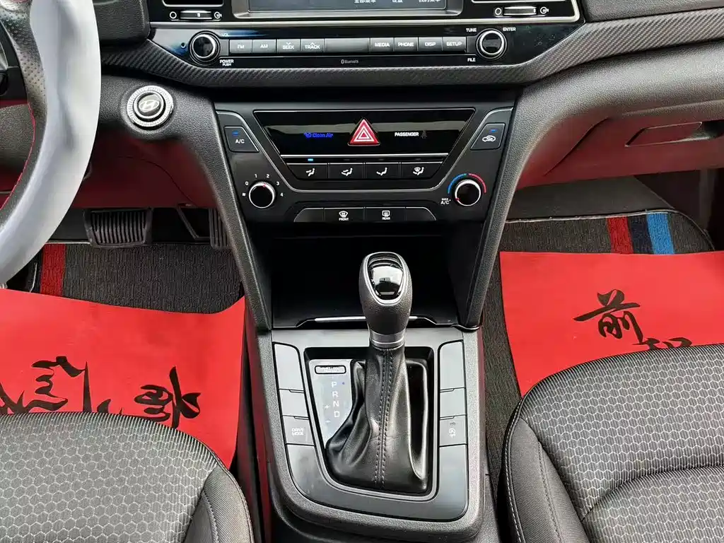 Hyundai Elantra — миниатюра 15