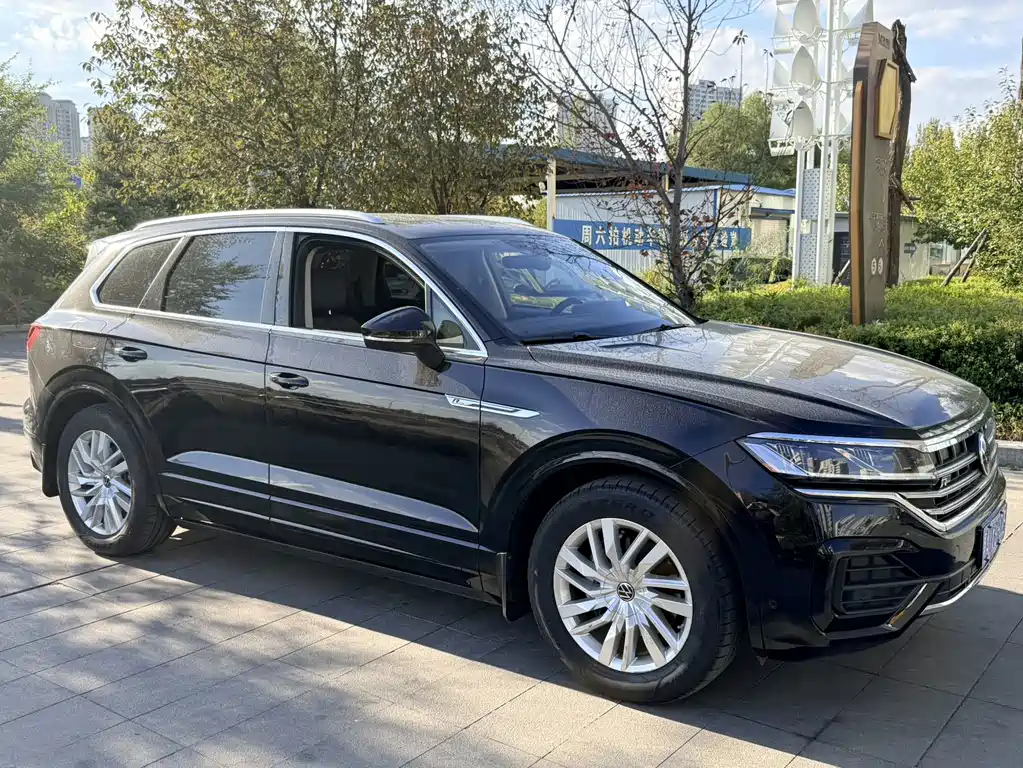Volkswagen Touareg — миниатюра 2