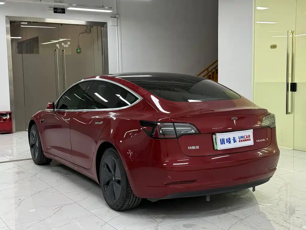 Tesla Model 3 — миниатюра 4