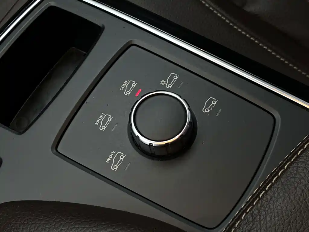 Mercedes-Benz GLE (Import) — миниатюра 8
